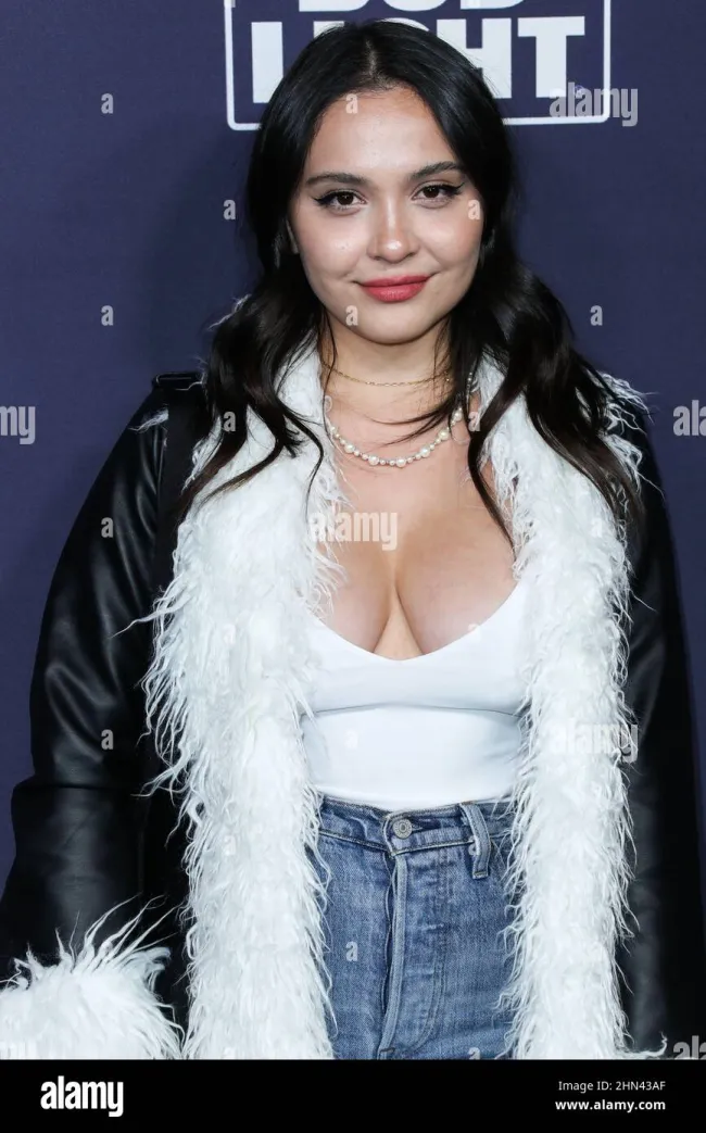 stella hudgens onlyfans
