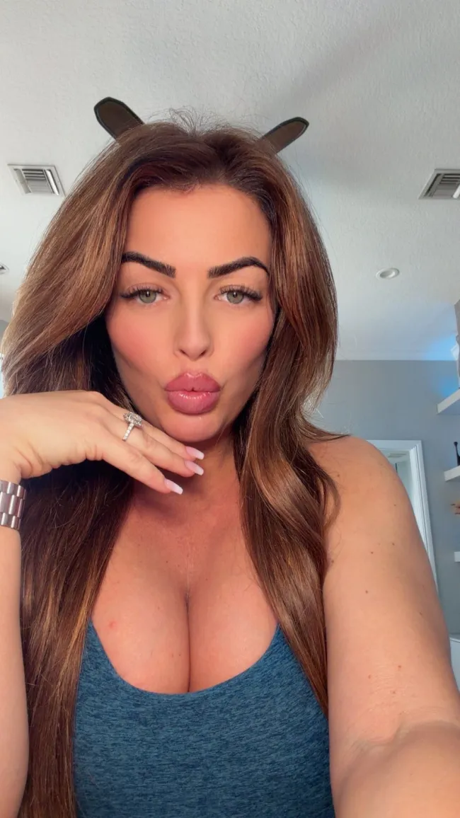 Mandy Sacs OnlyFans
