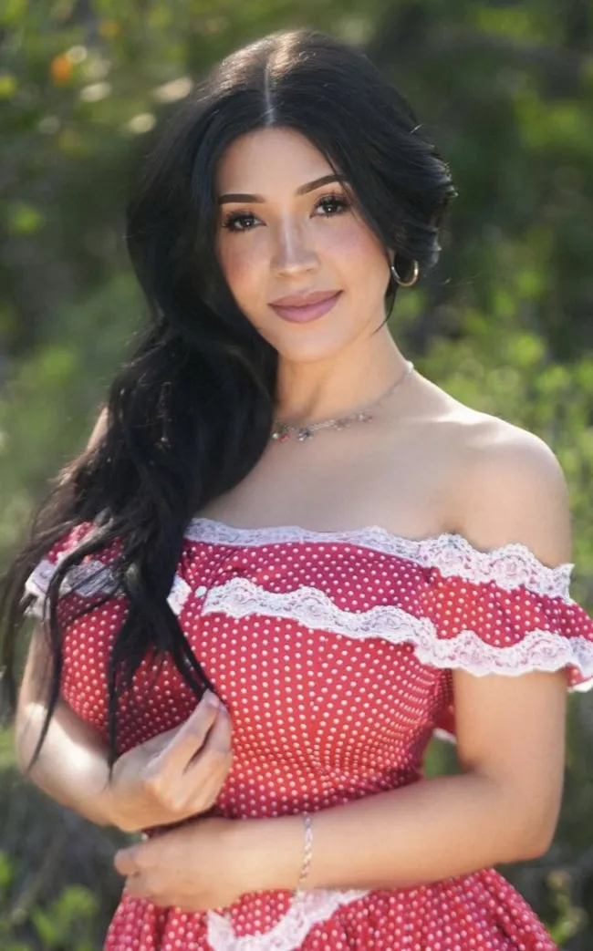 Tinahxplorez OnlyFans 